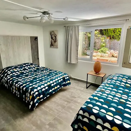 chambres d'hôtes en rez de villa piscine climatisation
