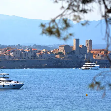 D'hôtes En Rez De Avec Piscine 3* Antibes