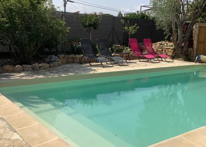 Penzion D'hotes En Rez De Avec Piscine 3*